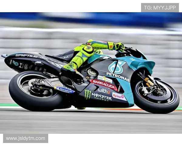 MotoGP赛季最新动态：多支车队调整阵容，争冠形势愈加激烈